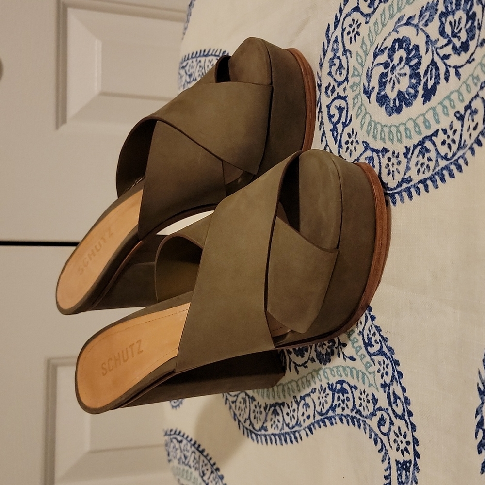 SCHUTZ Olive Green Criss-cross Suede Platform Sandals Size:9 (8-8.5 runs small)